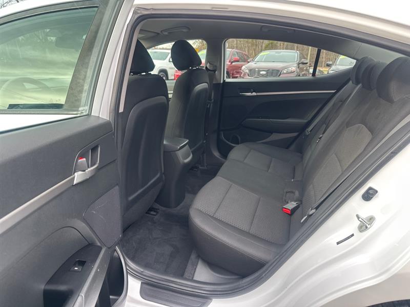Hyundai Elantra SE 6M 2020