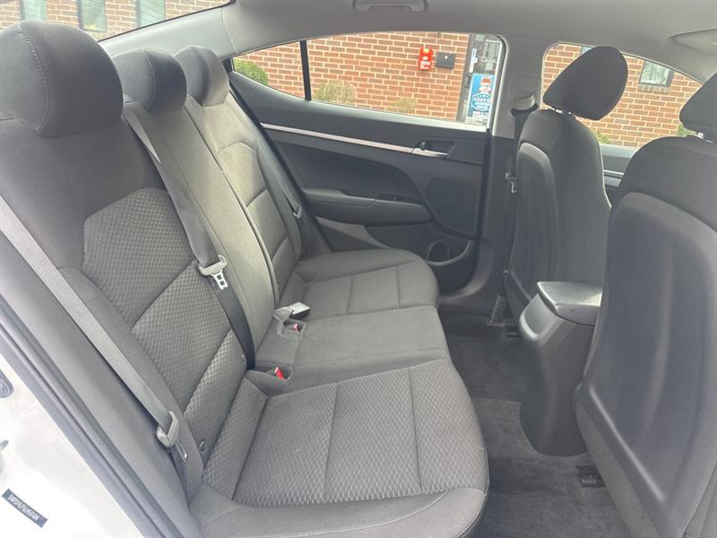 Hyundai Elantra SE 6M 2020