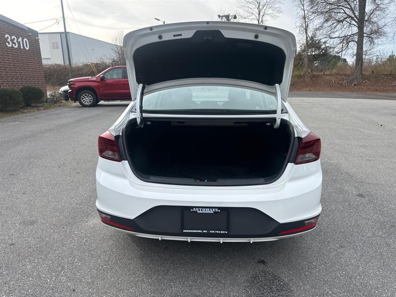 Hyundai Elantra SE 6M 2020