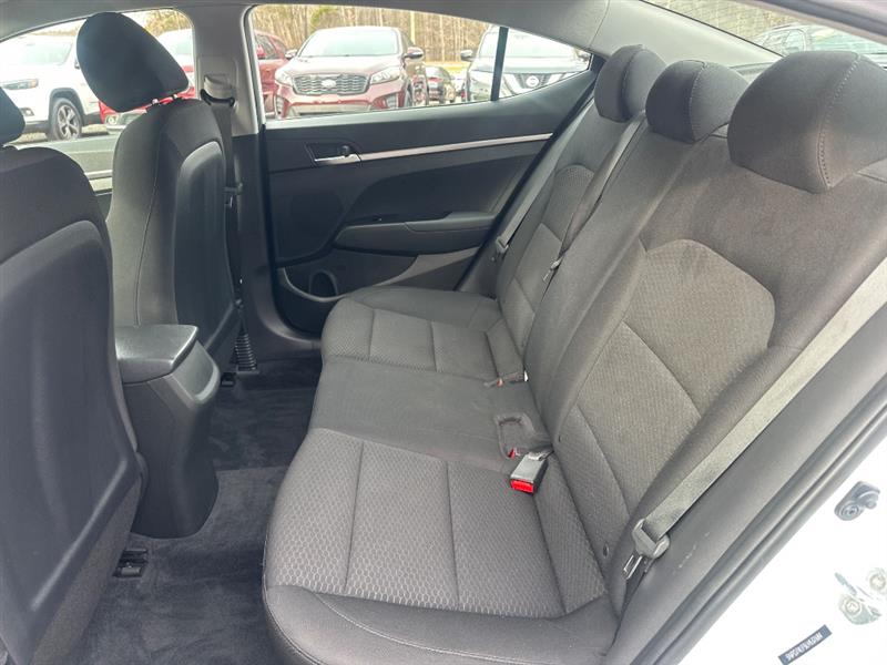 Hyundai Elantra SE 6M 2020