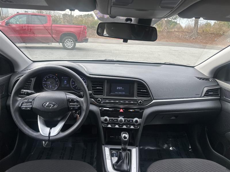 Hyundai Elantra SE 6M 2020