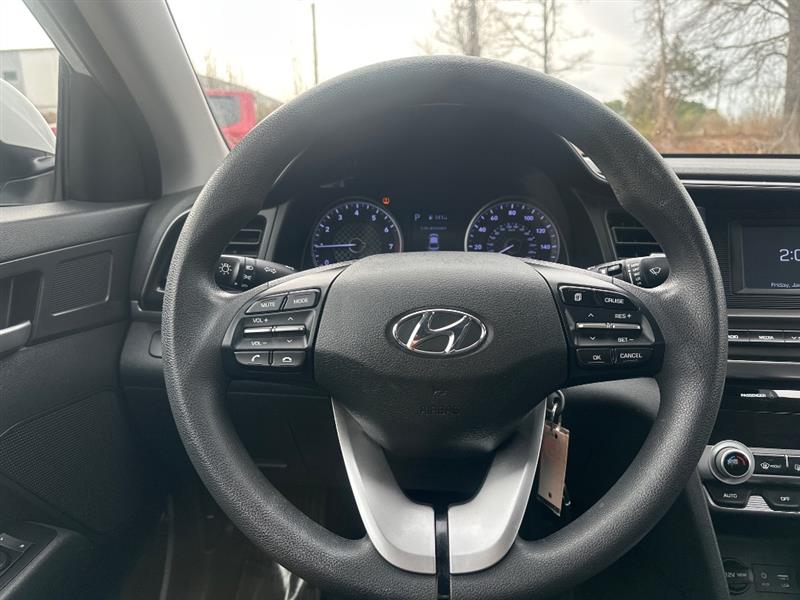 Hyundai Elantra SE 6M 2020