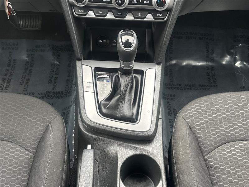 Hyundai Elantra SE 6M 2020