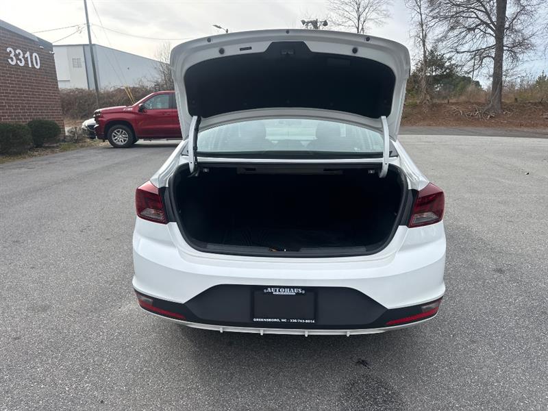 Hyundai Elantra SE 6M 2020