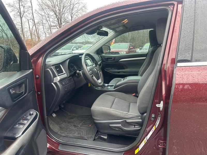 Toyota Highlander LE FWD I4 2019