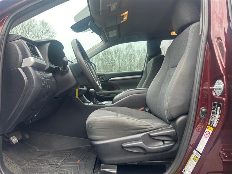 Toyota Highlander LE FWD I4 2019