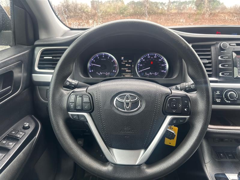 Toyota Highlander LE FWD I4 2019