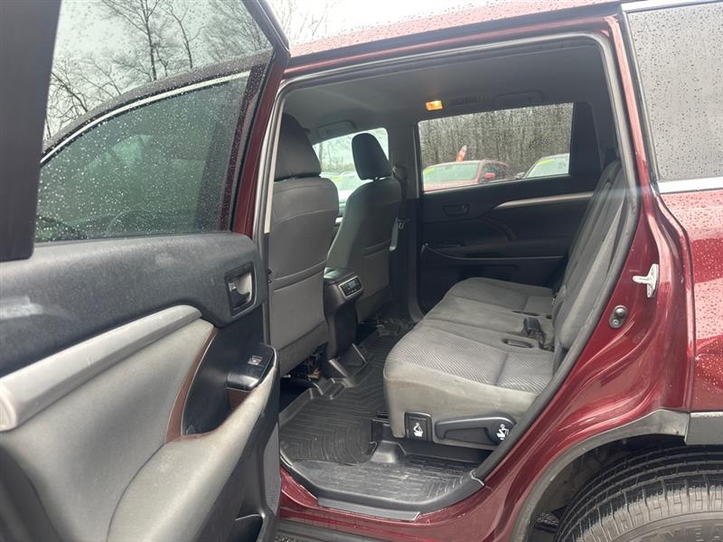 Toyota Highlander LE FWD I4 2019