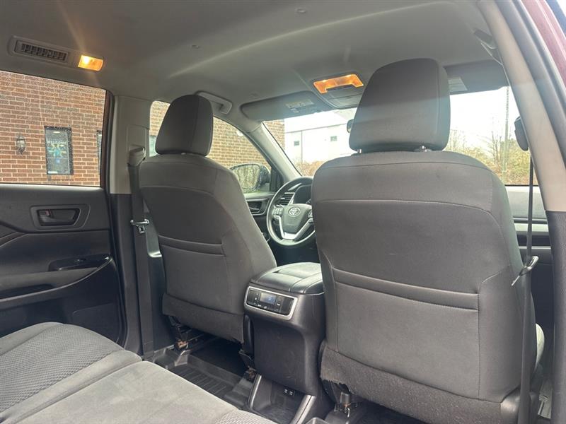 Toyota Highlander LE FWD I4 2019