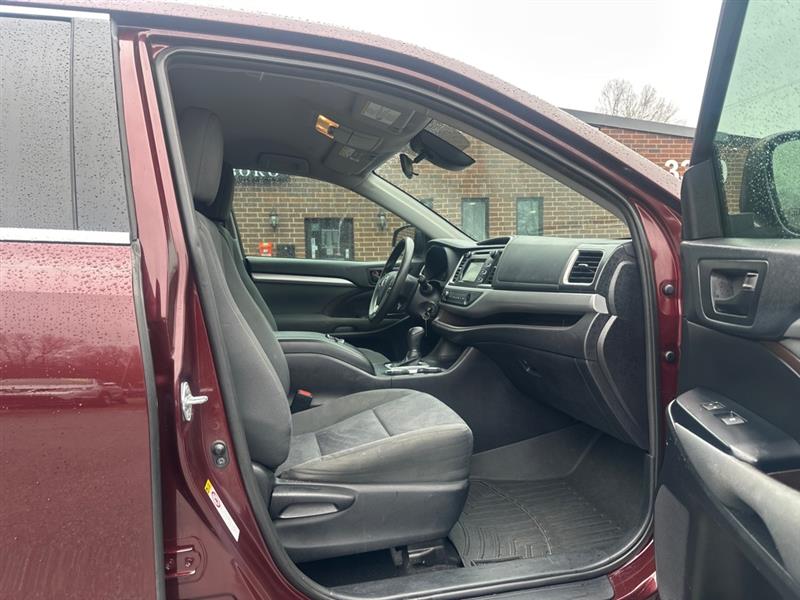 Toyota Highlander LE FWD I4 2019