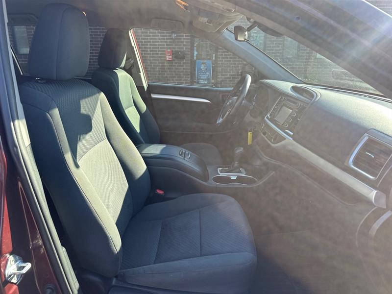 Toyota Highlander LE FWD I4 2019