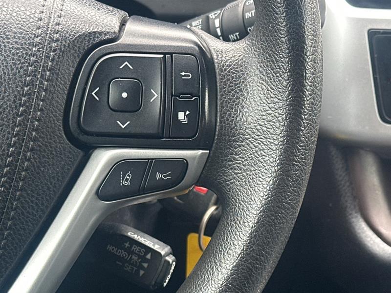 Toyota Highlander LE FWD I4 2019