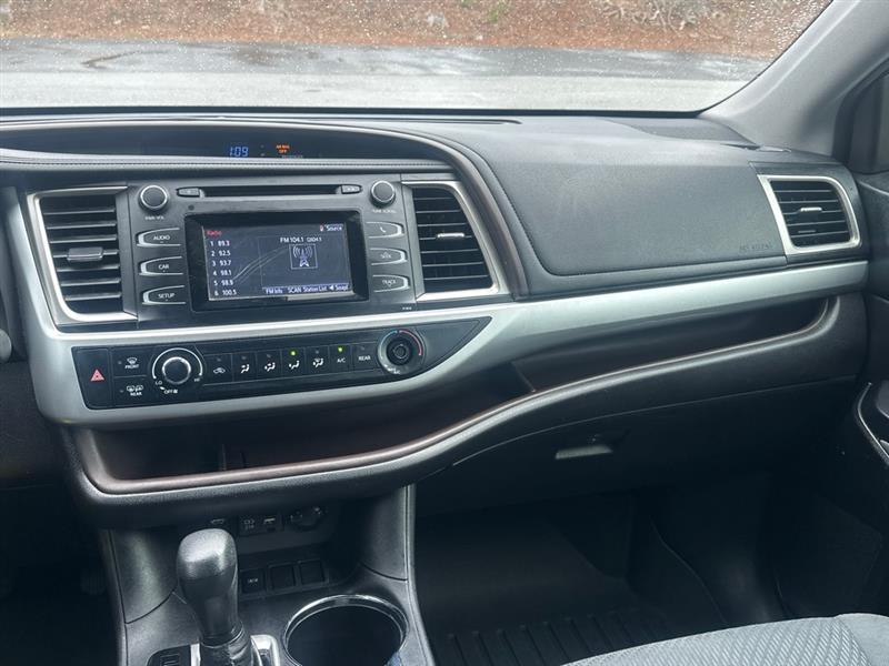 Toyota Highlander LE FWD I4 2019
