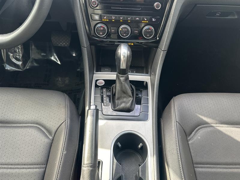 Volkswagen Passat SE 2021