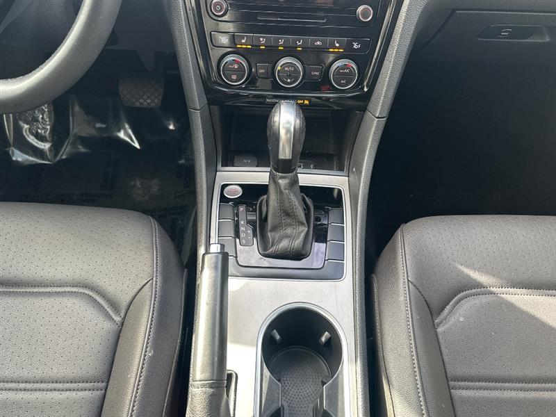 Volkswagen Passat SE 2021