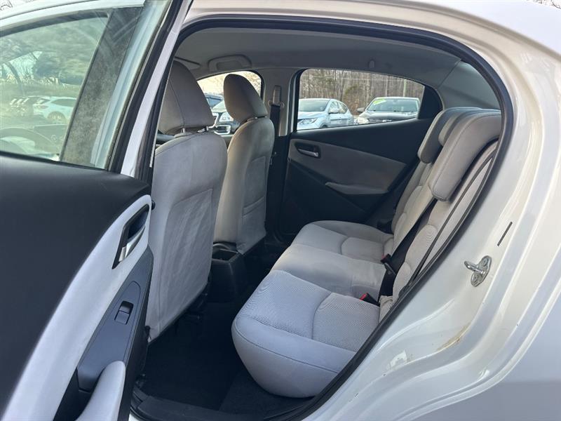 Toyota Yaris iA 6A 2019