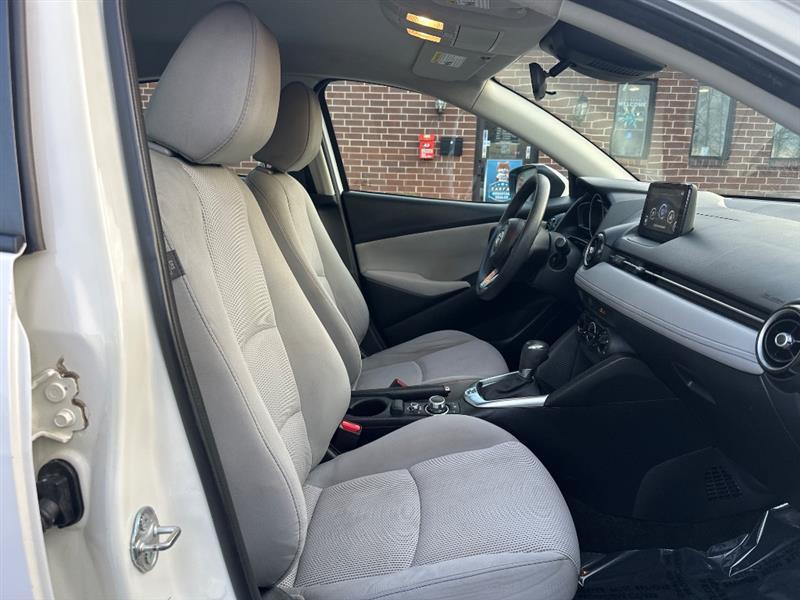 Toyota Yaris iA 6A 2019