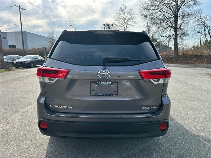 Toyota Highlander XLE AWD V6 2019