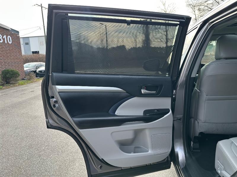 Toyota Highlander XLE AWD V6 2019