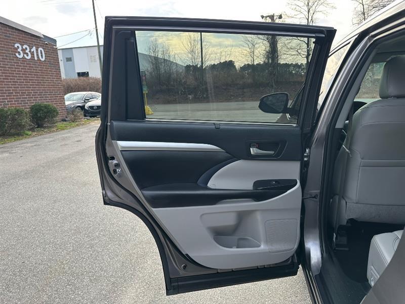 Toyota Highlander XLE AWD V6 2019