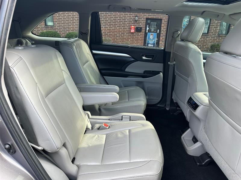 Toyota Highlander XLE AWD V6 2019