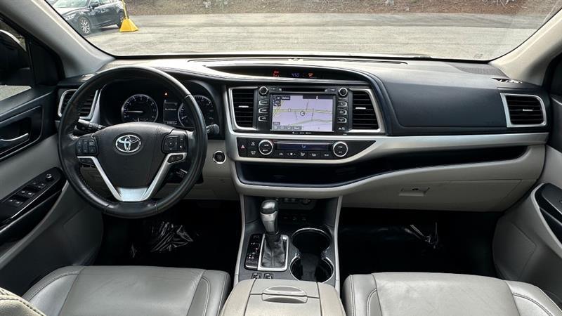Toyota Highlander XLE AWD V6 2019