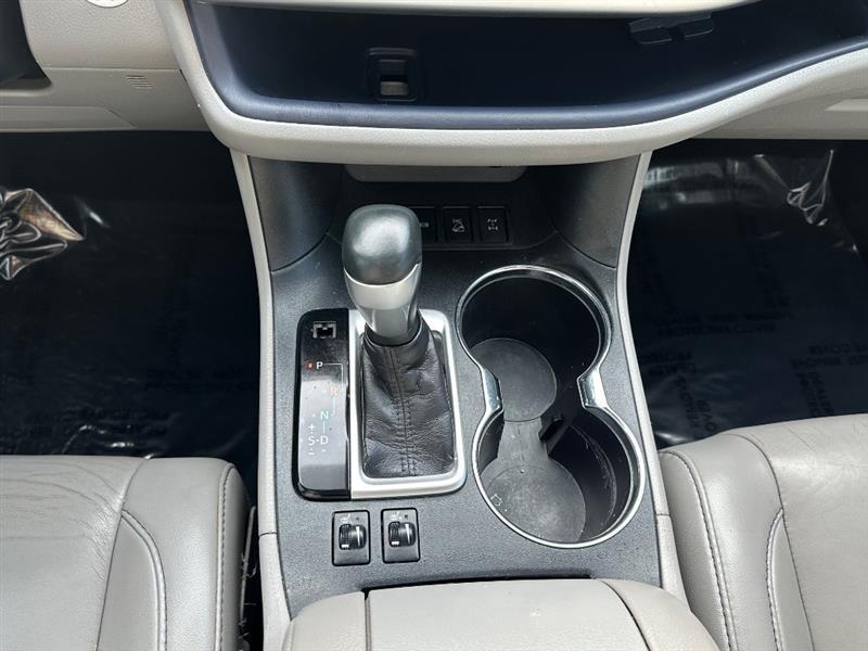 Toyota Highlander XLE AWD V6 2019