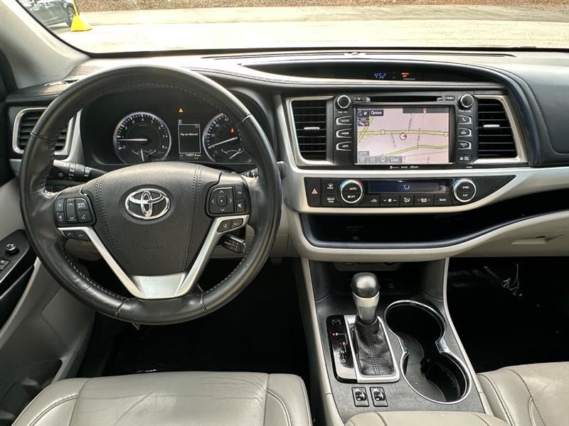 Toyota Highlander XLE AWD V6 2019