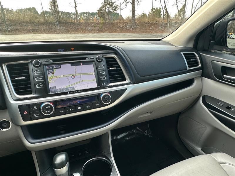 Toyota Highlander XLE AWD V6 2019