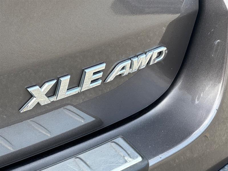 Toyota Highlander XLE AWD V6 2019