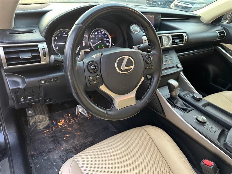 Lexus IS 250 RWD 2015