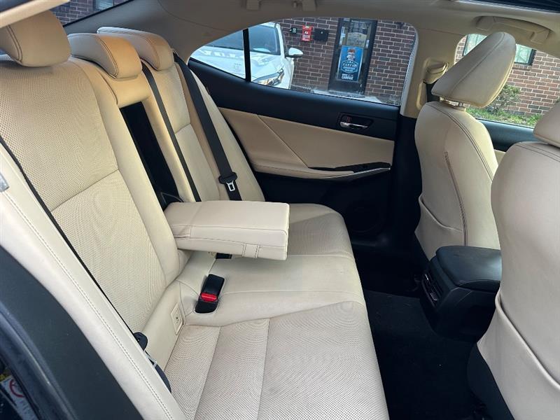 Lexus IS 250 RWD 2015