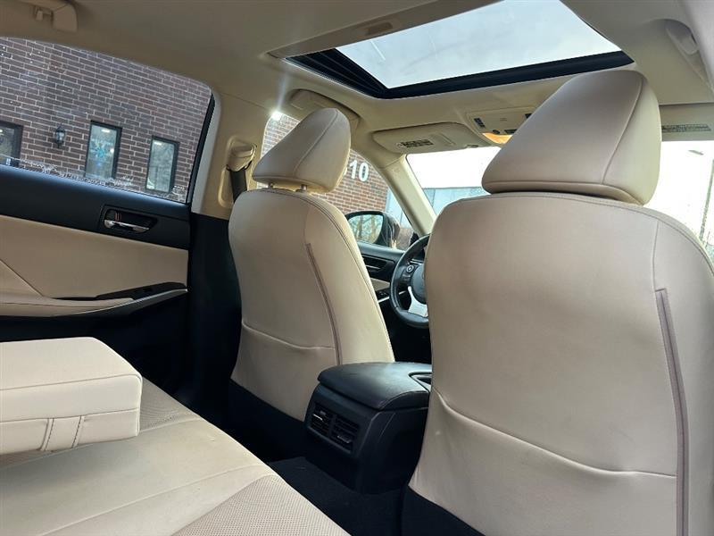 Lexus IS 250 RWD 2015