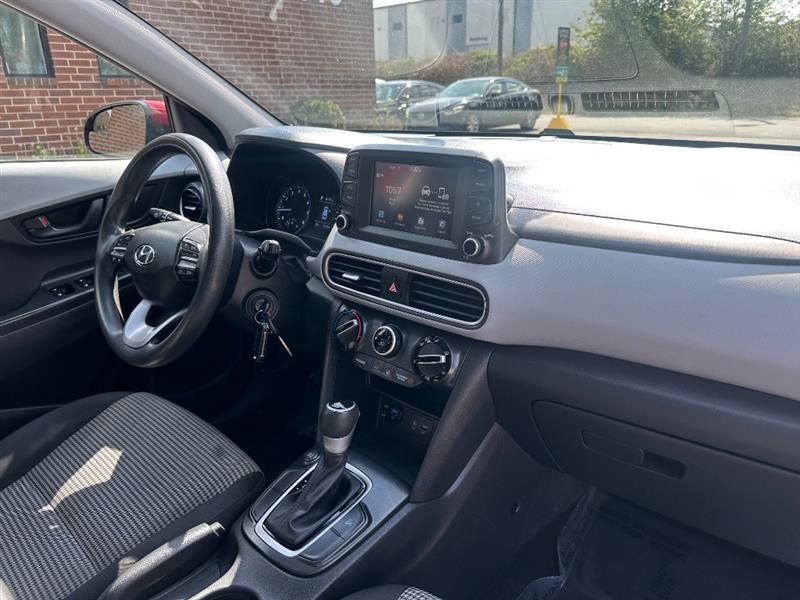 Hyundai Kona SE 2021