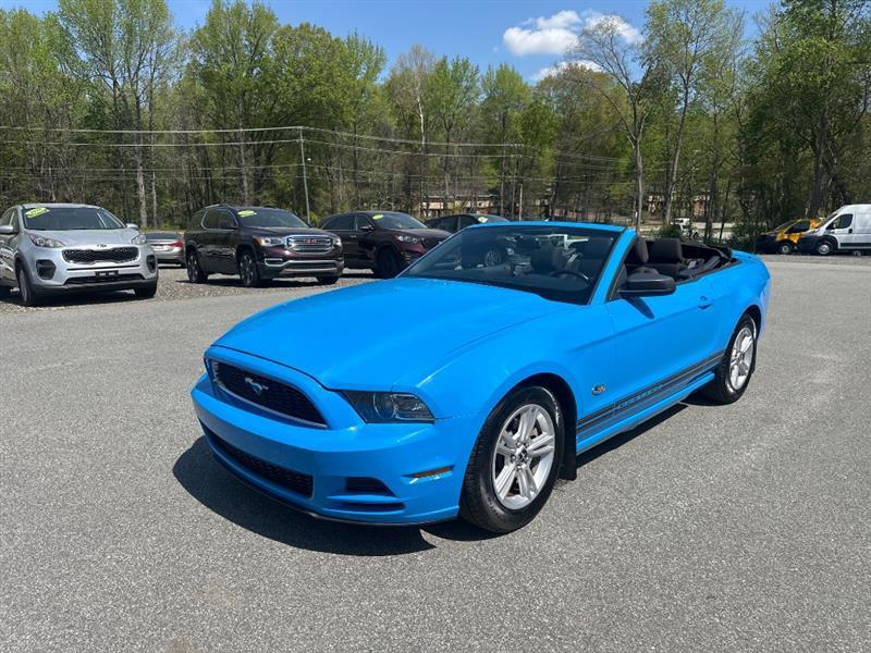 Ford Mustang V6 Convertible 2013
