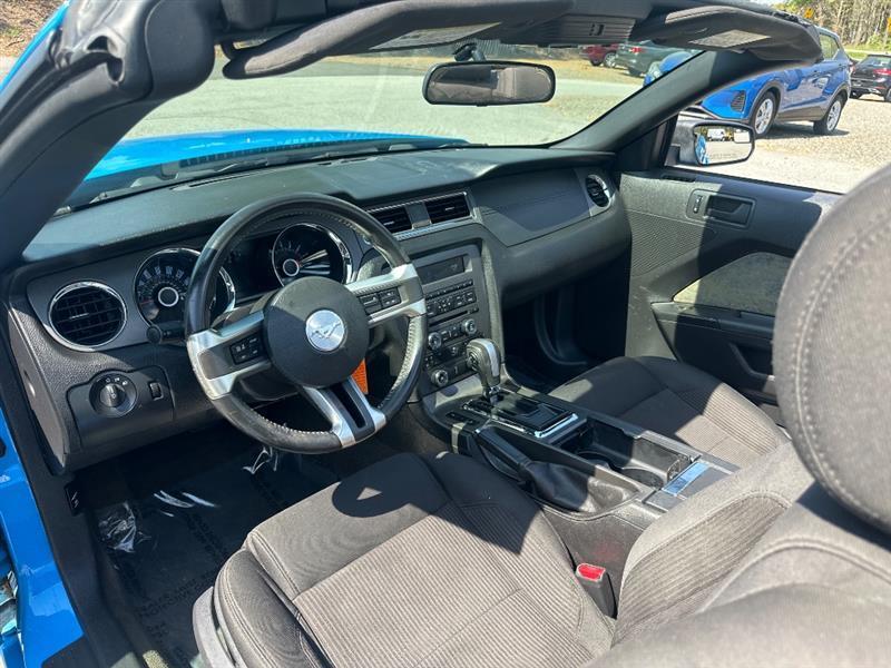 Ford Mustang V6 Convertible 2013