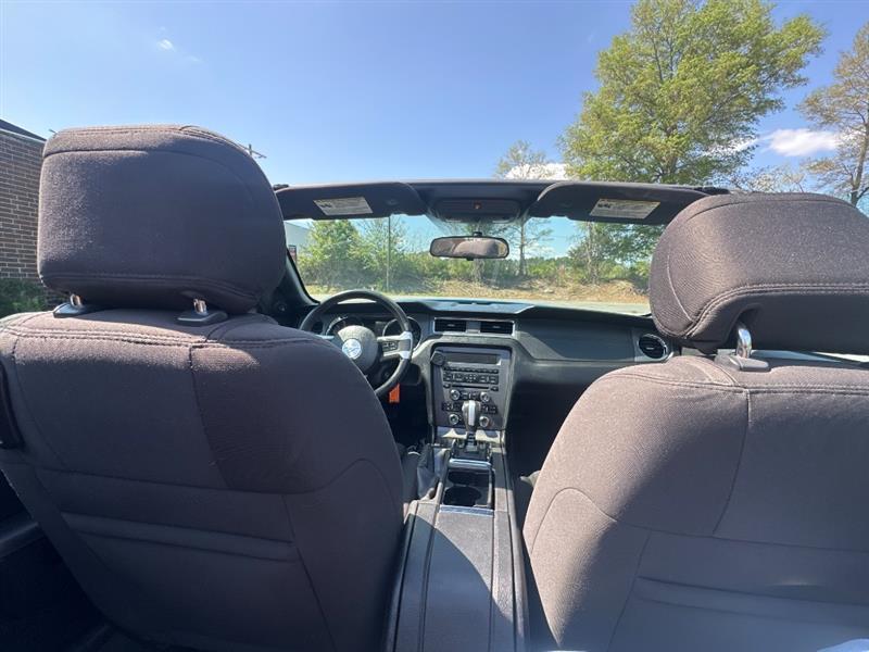 Ford Mustang V6 Convertible 2013