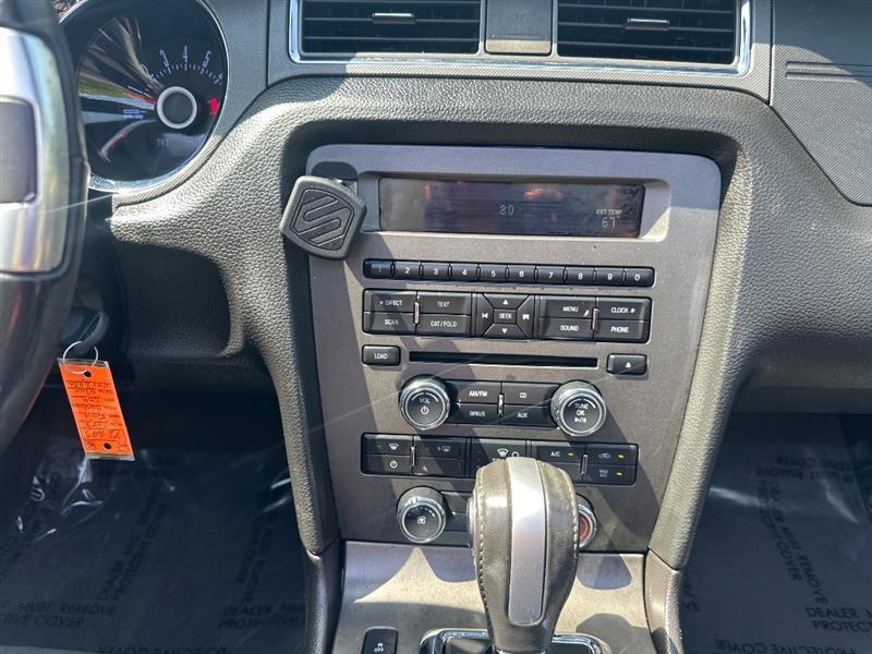 Ford Mustang V6 Convertible 2013