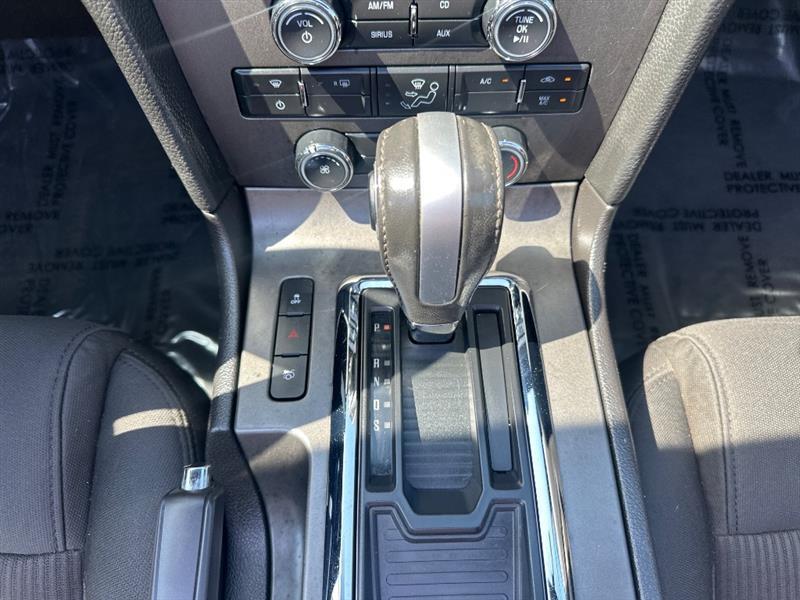 Ford Mustang V6 Convertible 2013