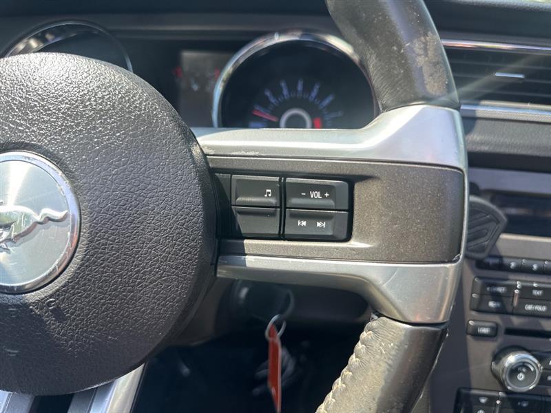 Ford Mustang V6 Convertible 2013