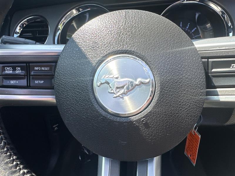 Ford Mustang V6 Convertible 2013