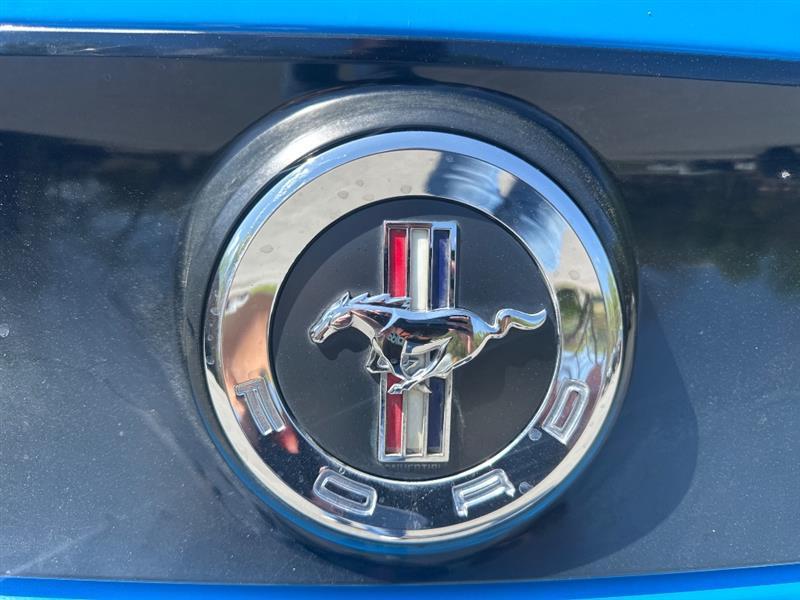 Ford Mustang V6 Convertible 2013