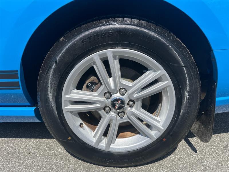 Ford Mustang V6 Convertible 2013