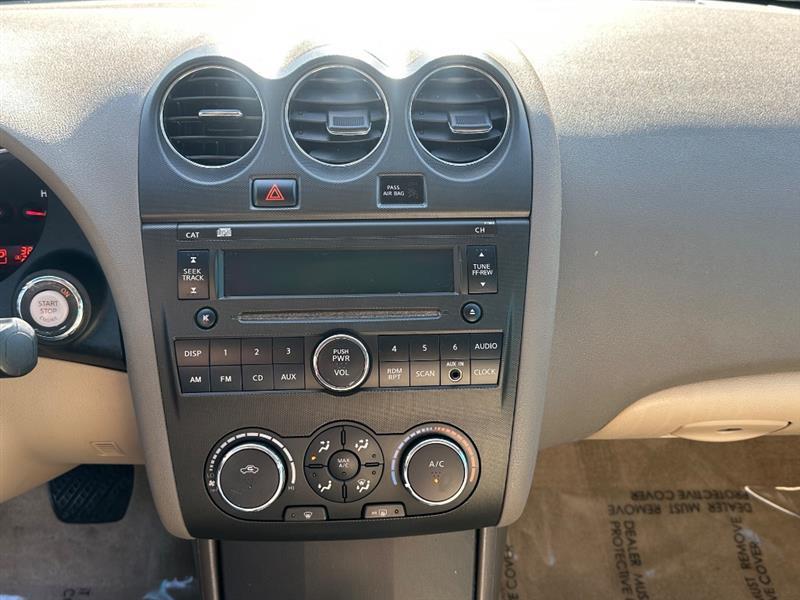 Nissan Altima 2.5 S CVT Coupe 2013