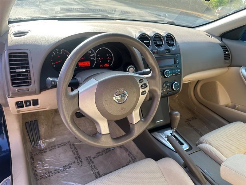 Nissan Altima 2.5 S CVT Coupe 2013