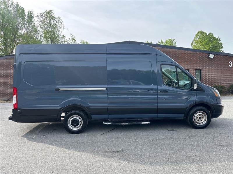 Ford Transit 250 Van High Roof w/Sliding Pass. 148-in. WB EL 2019
