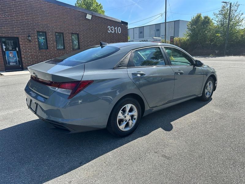 Hyundai Elantra SE 2021