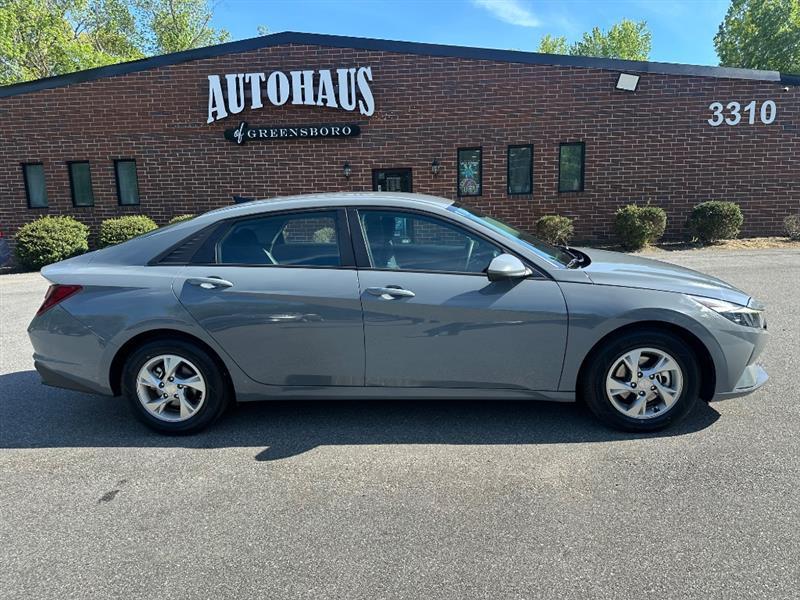 Hyundai Elantra SE 2021