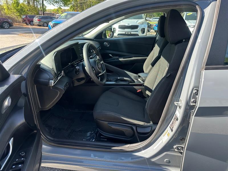 Hyundai Elantra SE 2021