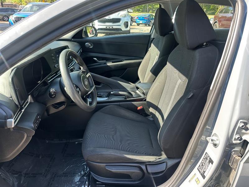 Hyundai Elantra SE 2021